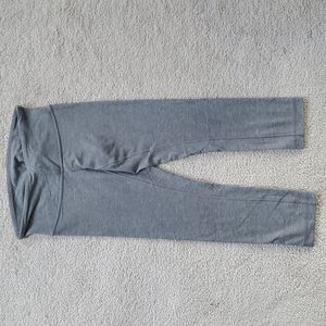 Light grey Lululemon crop pants